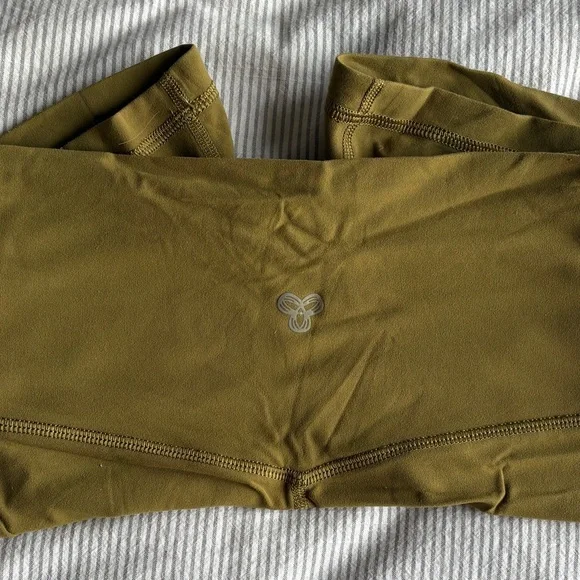 TNA Women's Athletic Shorts bundle - Picture 2 of 7